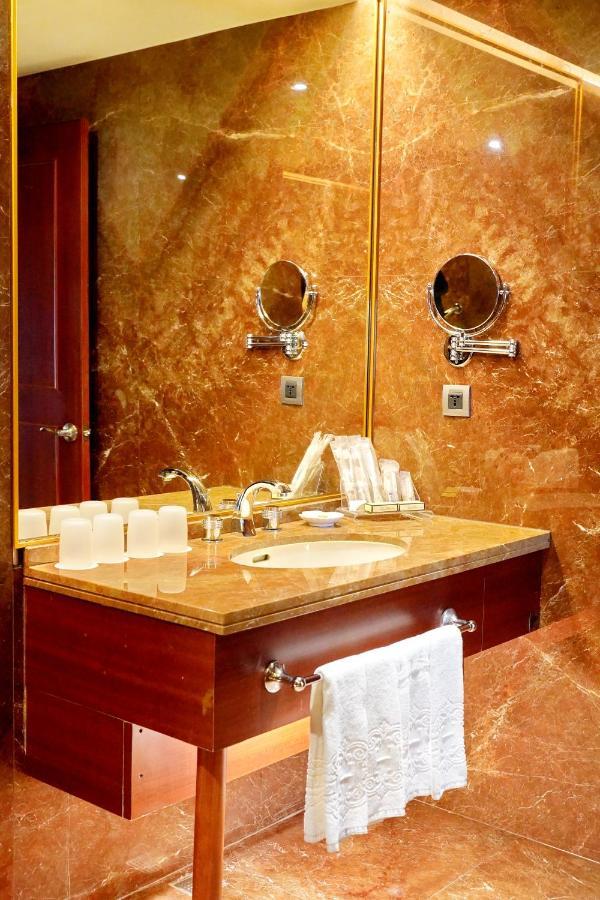 Hu House - Taipei Hotel ภายนอก รูปภาพ