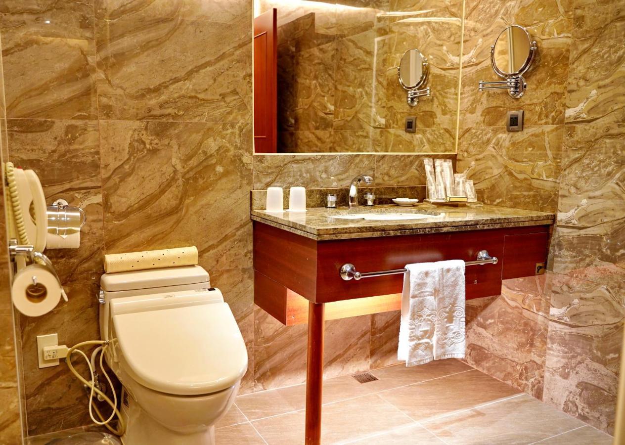 Hu House - Taipei Hotel ภายนอก รูปภาพ