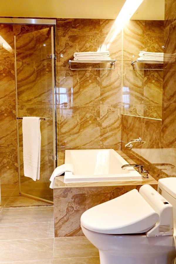 Hu House - Taipei Hotel ภายนอก รูปภาพ