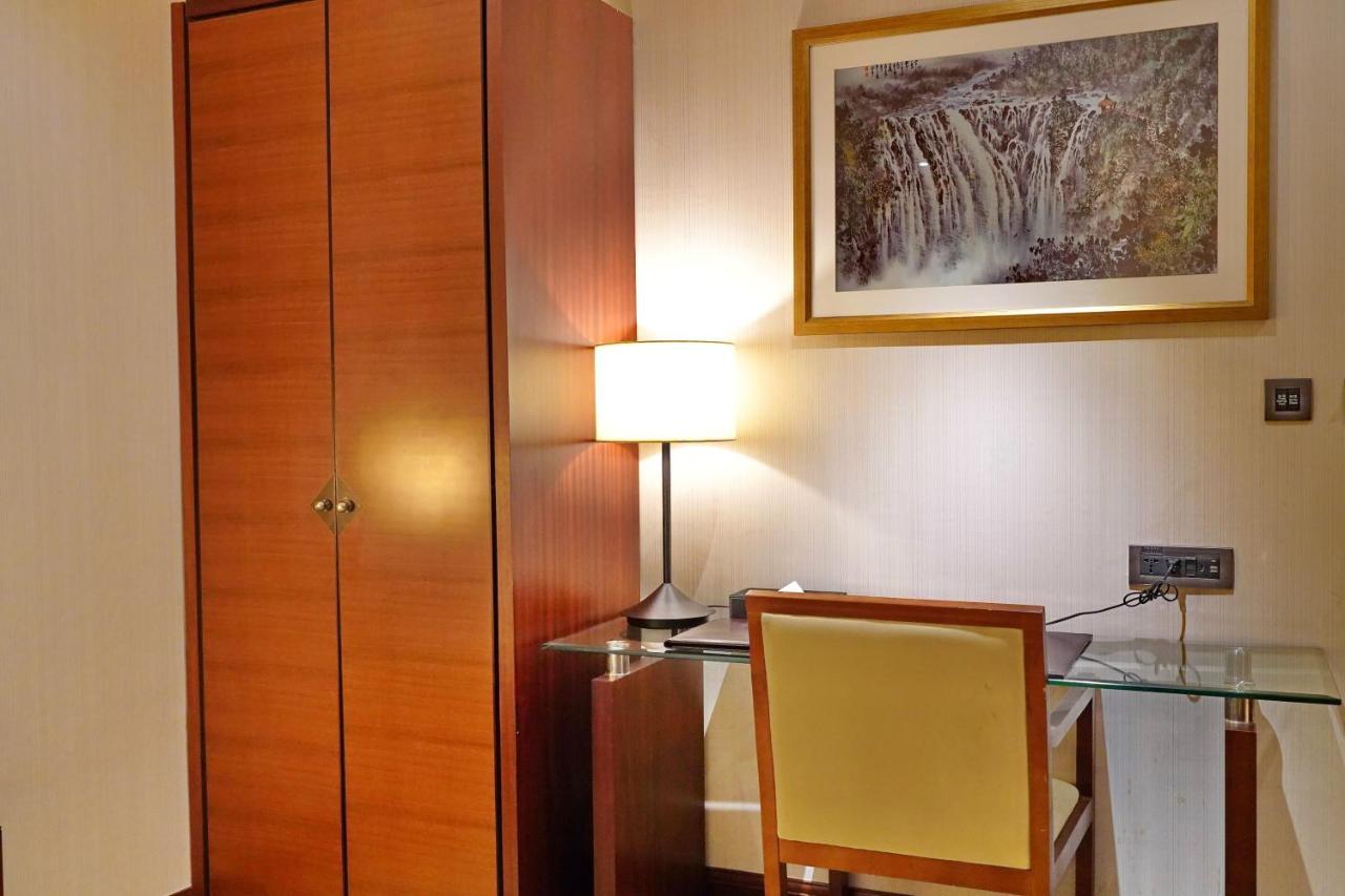 Hu House - Taipei Hotel ภายนอก รูปภาพ
